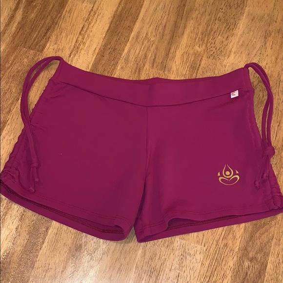 side string yoga shorts